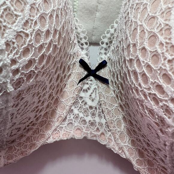 Cacique, Lace T-Shirt Bra, White Nude, Nylon Spandex Underwire Lightly Lined 42D - Picture 5 of 11